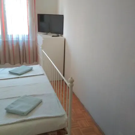 Blue Apartment's Repic