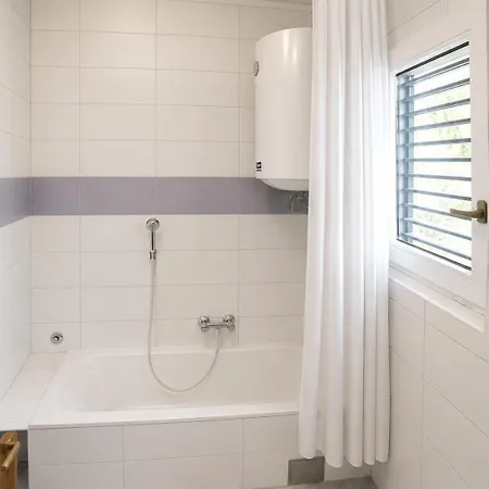Blue Apartment's Repic