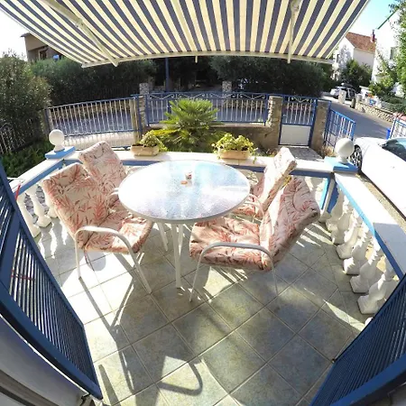 Blue Apartment's Repic *