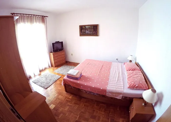 Blue Apartment's Repic